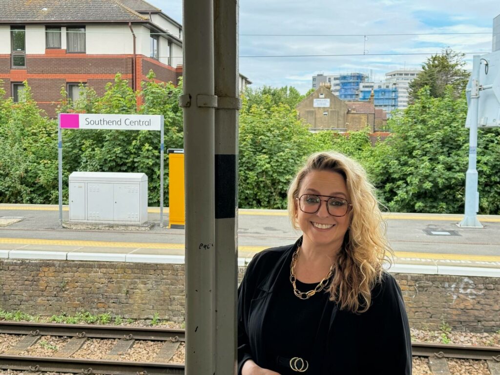 666046252434a 666046252434bsongschool4.jpg