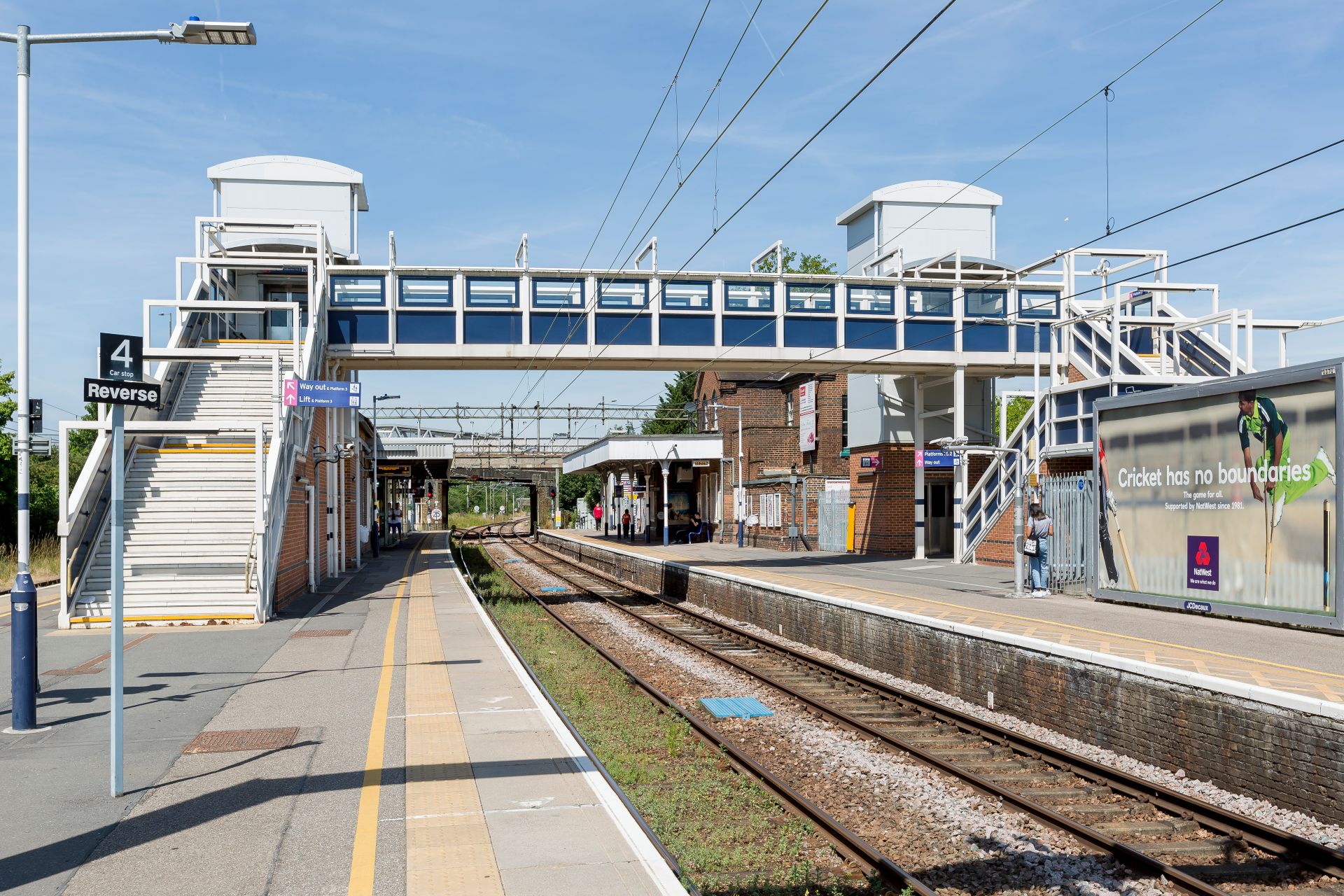  66cf3fb892691 66cf3fb8926961066 Basildon Essex Laindon Laindon (station) Station.jpg