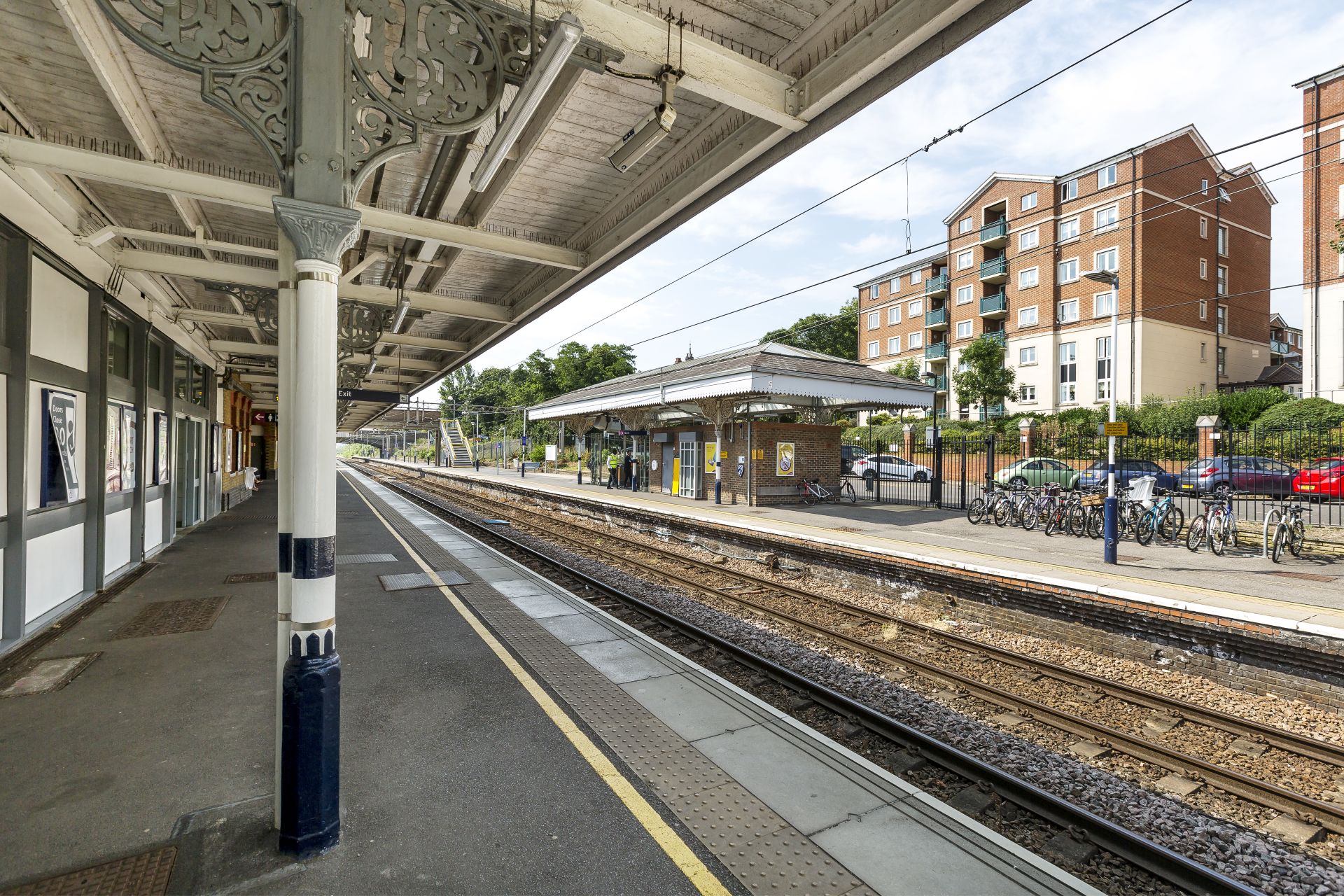  66cf4261eab33 66cf4261eab341196 Essex Southend On Sea Station Westcliff Westcliff (station).jpg